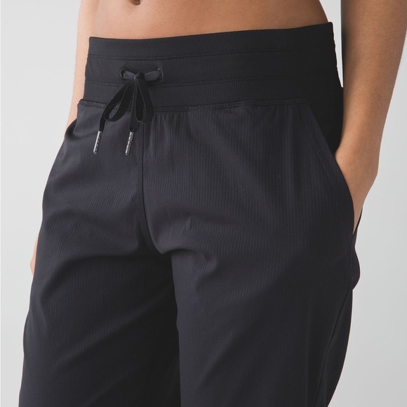 Lulu lemon studio crop pant - Picture 4 of 6